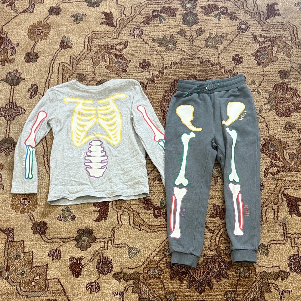 Mini boden bones sweatpants and matching shirt